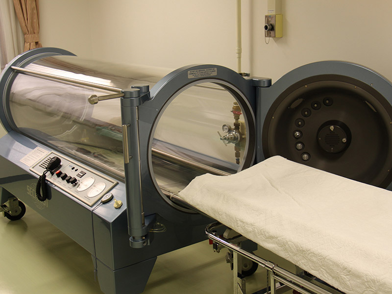 高気圧酸素治療器